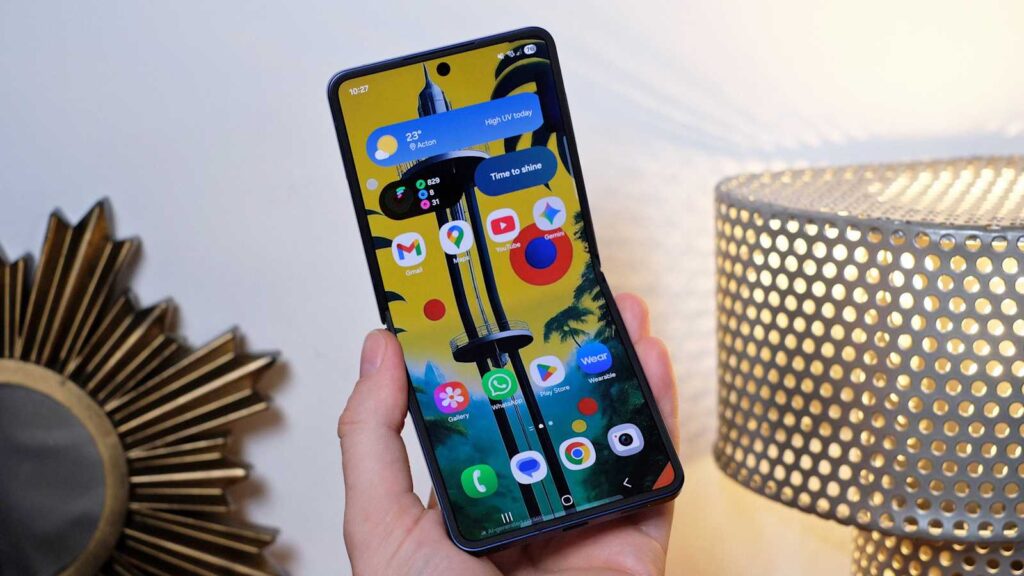 Обзор Samsung Galaxy Z Flip 7: стоят ли новые функции $1160