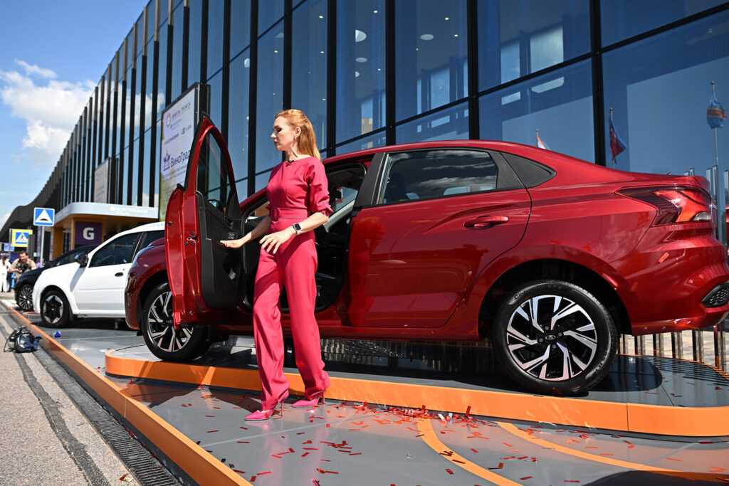 Тест-драйв Lada Iskra: новинка АвтоВАЗа разочаровала экспертов Тест-драйв Lada Iskra: новинка АвтоВАЗа разочаровала экспертов