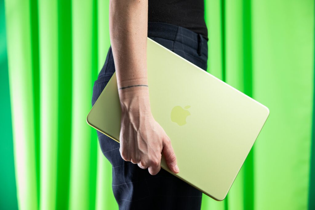 MacBook Neo за 599 долларов уничтожает рынок бюджетных ноутбуков