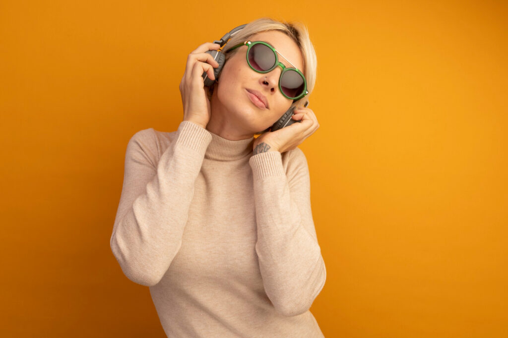 История наушников за 135 лет: от кухни Болдуина до AirPods Pro 3