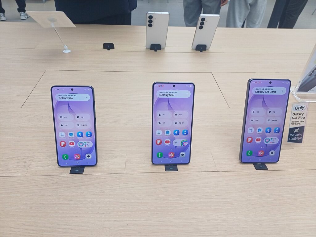 Samsung обновила августовский патч: 56 уязвимостей Galaxy и восемь критических — что проверить