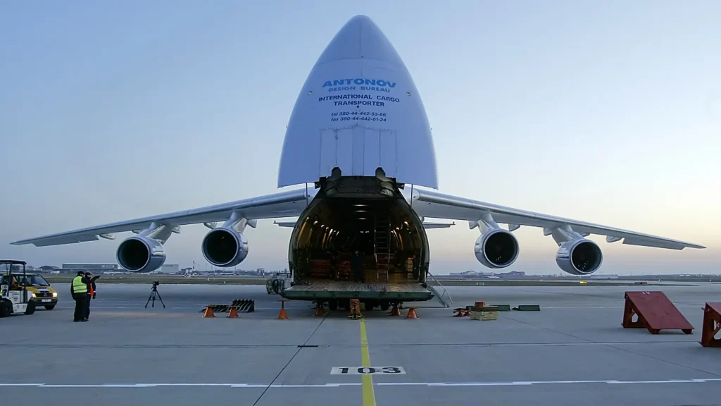 Дрон со взрывчаткой нашли у Ан-124 в аэропорту Лейпцига: что известно о возможной диверсии