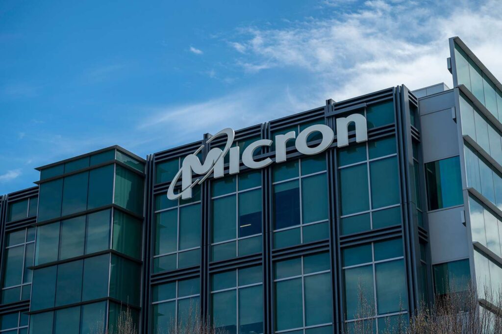 Акции Micron упали почти на 6%: почему рынок памяти испугался перед отчетом Nvidia