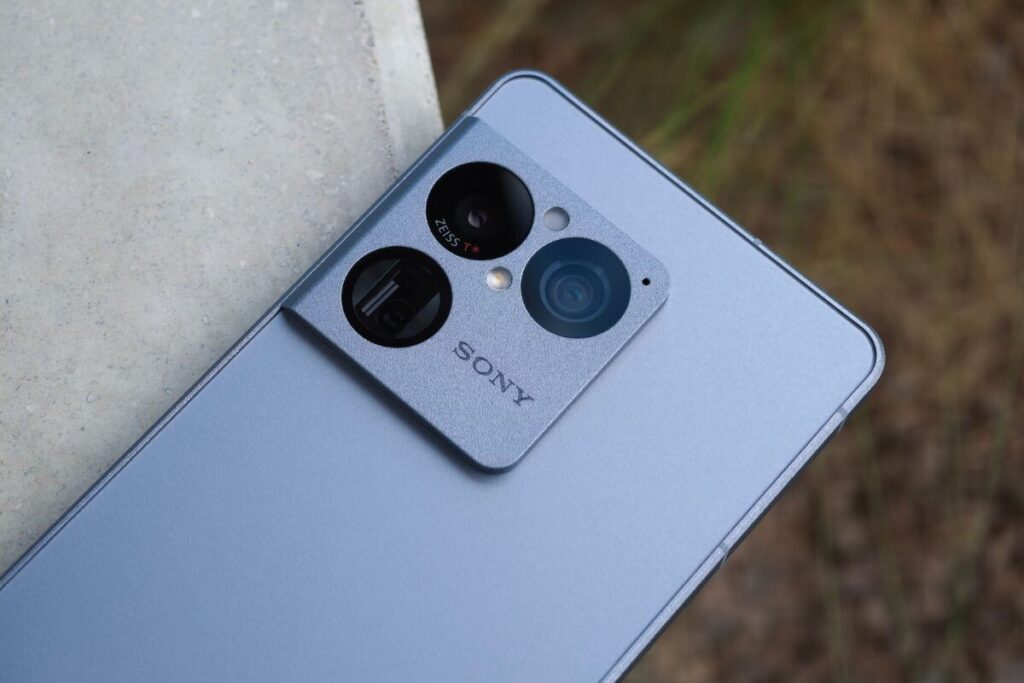 Xperia 1 IX появился в базе IMEI: Sony готовит флагман со спутниковой связью